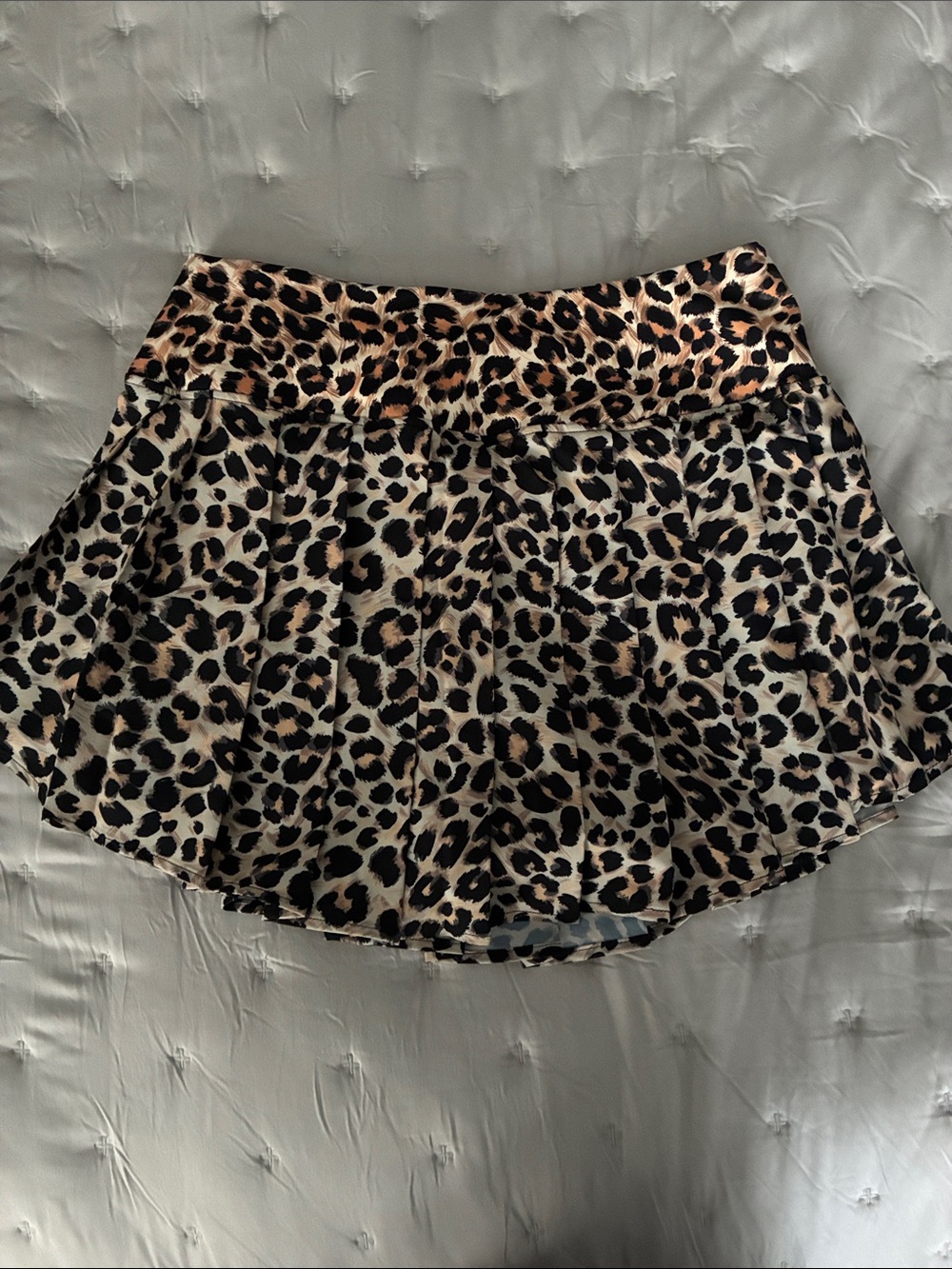 Leopard print pleated skort